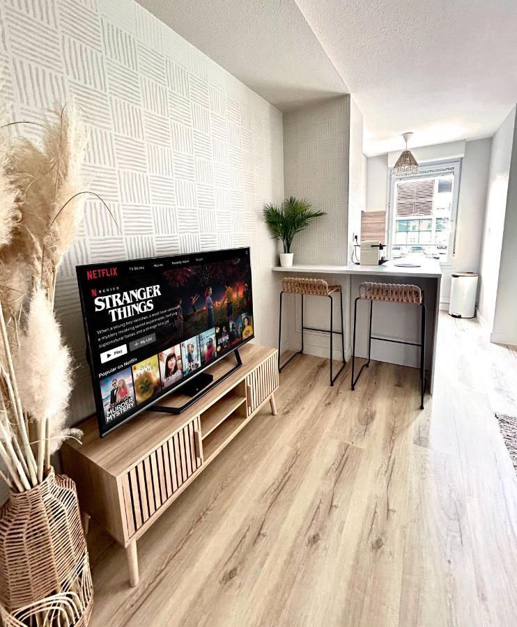 Апартаменты Modern 1 Bdr + Balcony + Free Parking + Ac + Pool Л'Иль-д'Або Экстерьер фото
