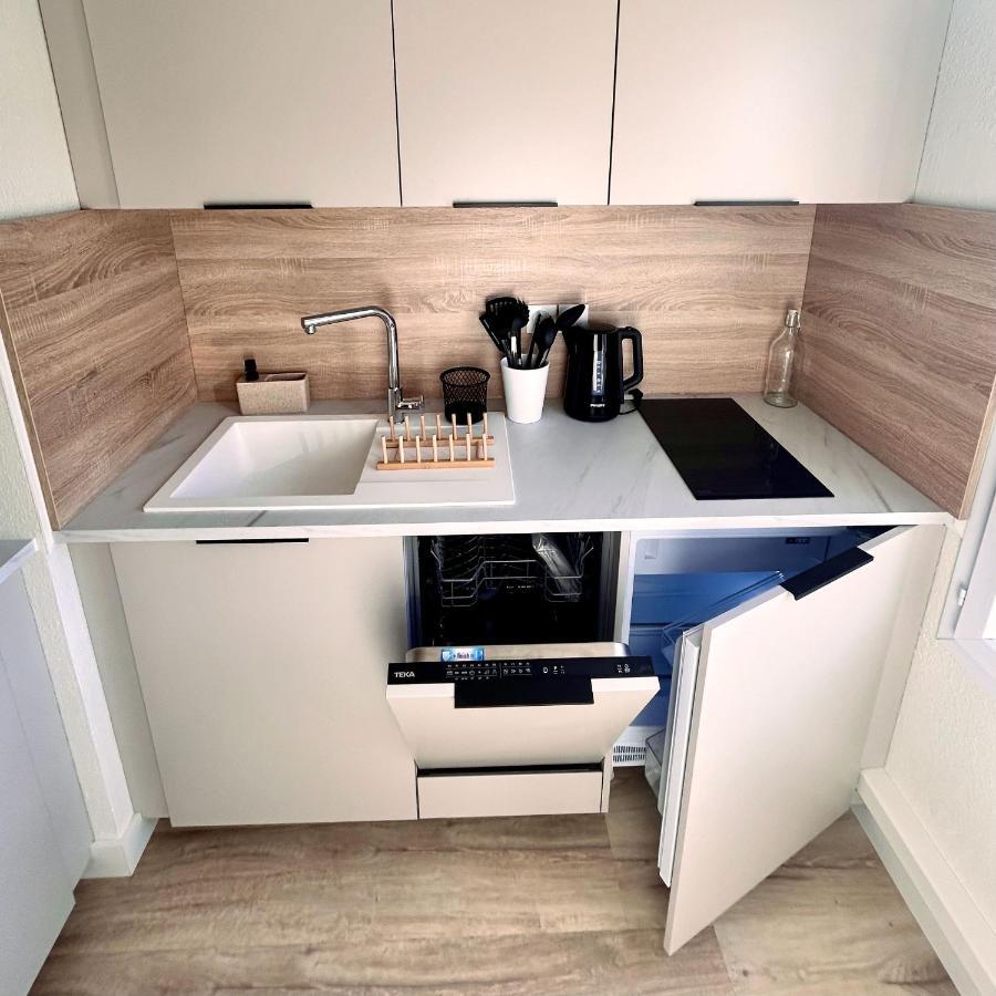 Апартаменты Modern 1 Bdr + Balcony + Free Parking + Ac + Pool Л'Иль-д'Або Экстерьер фото