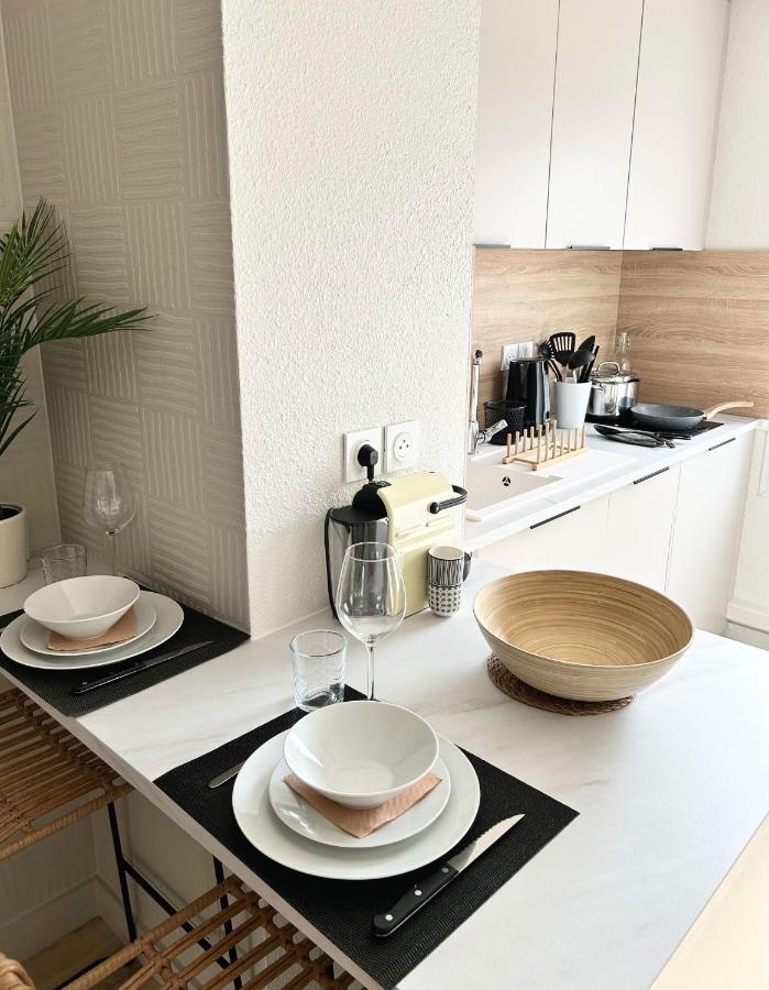 Апартаменты Modern 1 Bdr + Balcony + Free Parking + Ac + Pool Л'Иль-д'Або Экстерьер фото