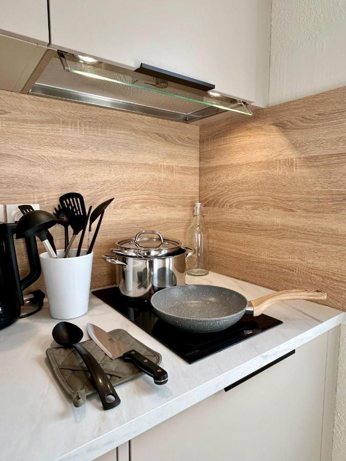Апартаменты Modern 1 Bdr + Balcony + Free Parking + Ac + Pool Л'Иль-д'Або Экстерьер фото